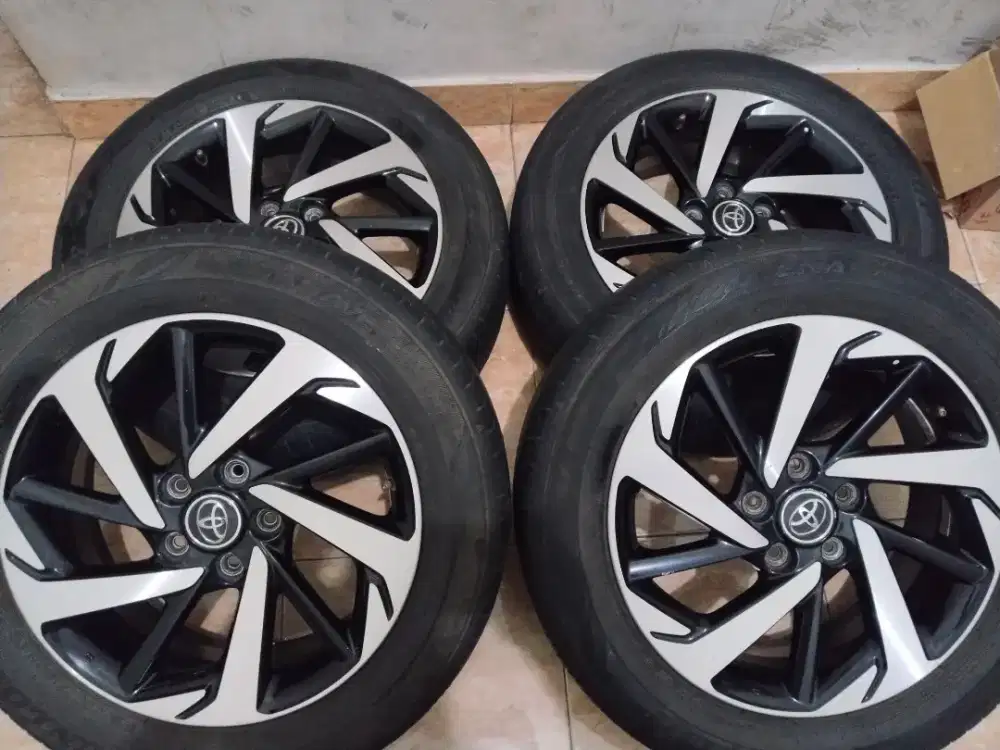 Velg original rush trd ring17+ ban 215/60/17 nik24