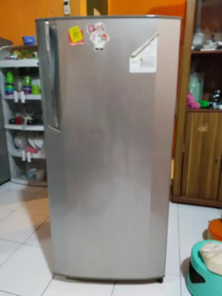 Kulkas 1 pintu merk LG