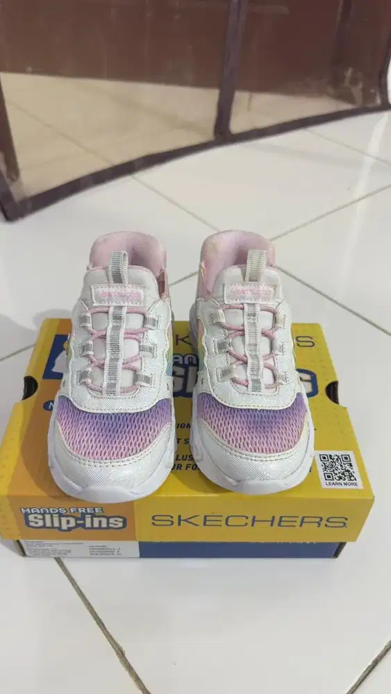 Sepatu Skechers Anak Ori Menyala