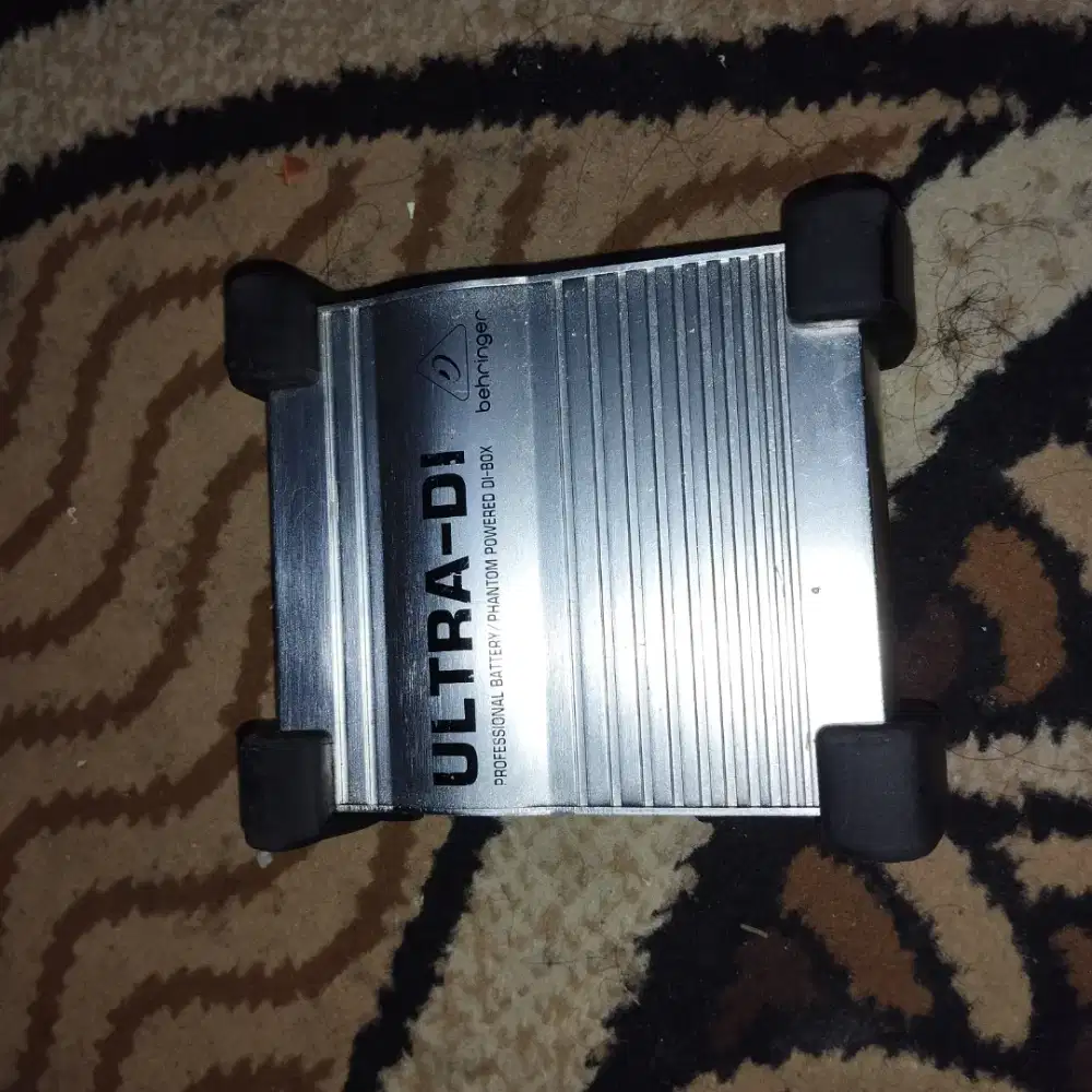 Ultra DI 100 Behringer ( direct box aktif )