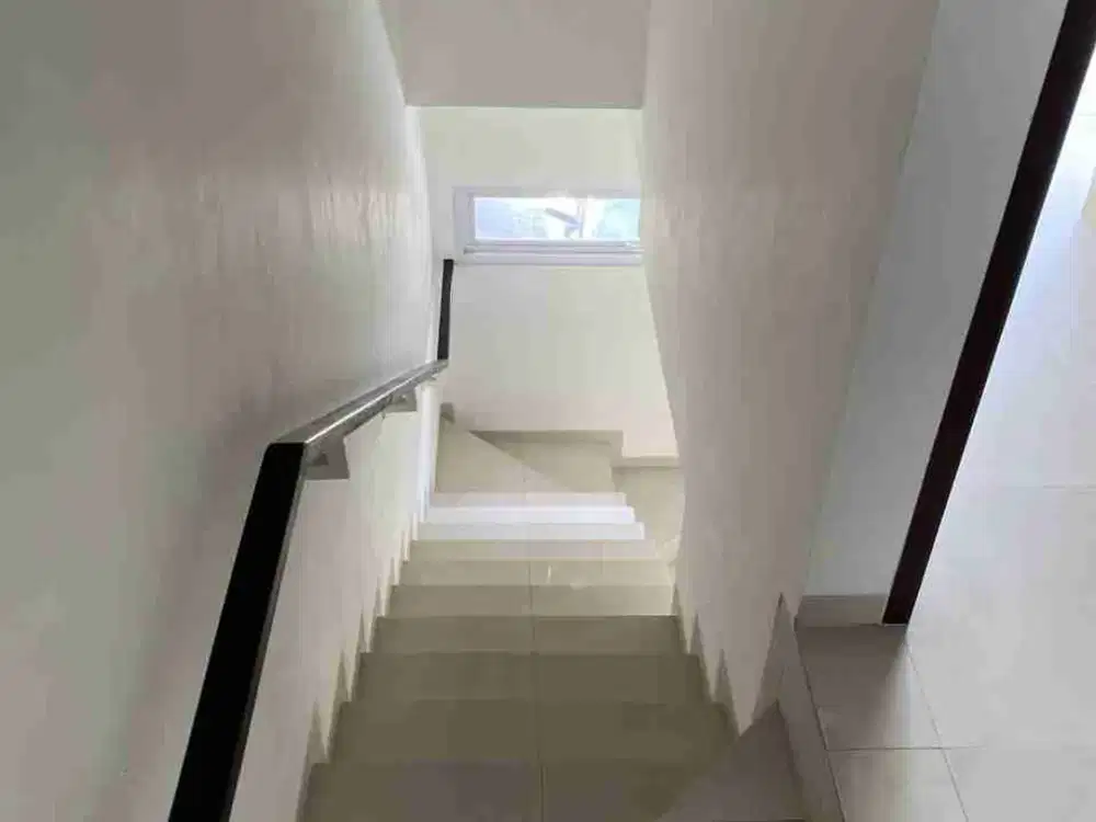 Rumah Mewah Ciwaruga 2lt Murah