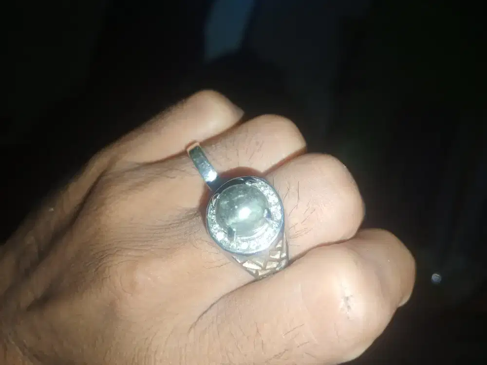 Batu badar emas natural