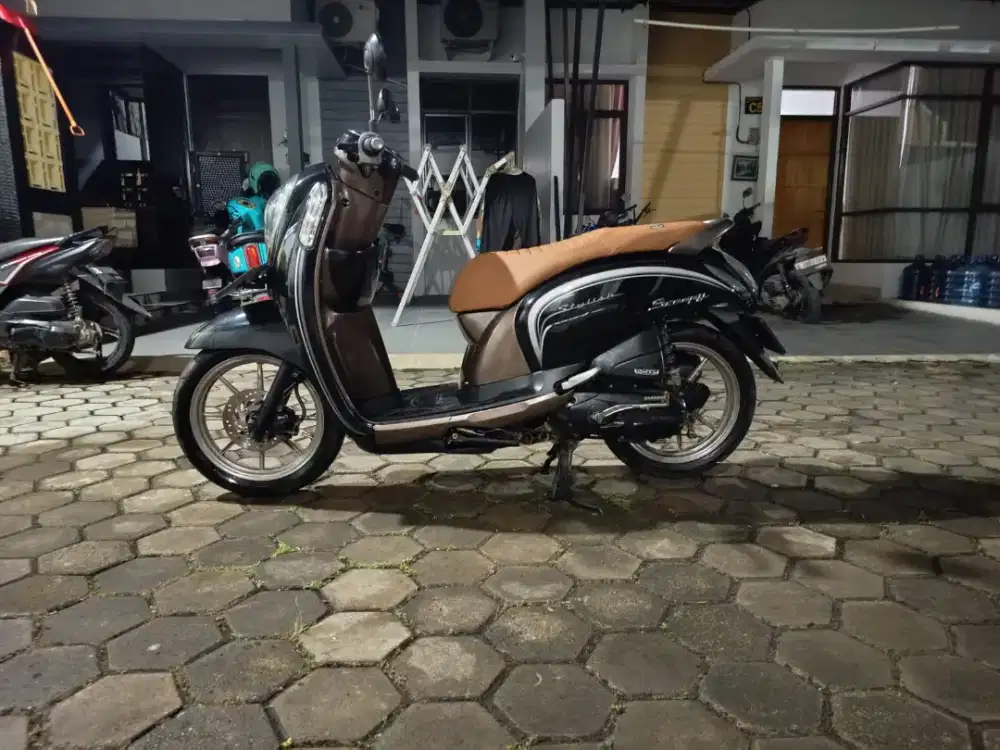 Jual Honda Scoopy Esp Tahun 2017 Surat lengkap, Pajak on