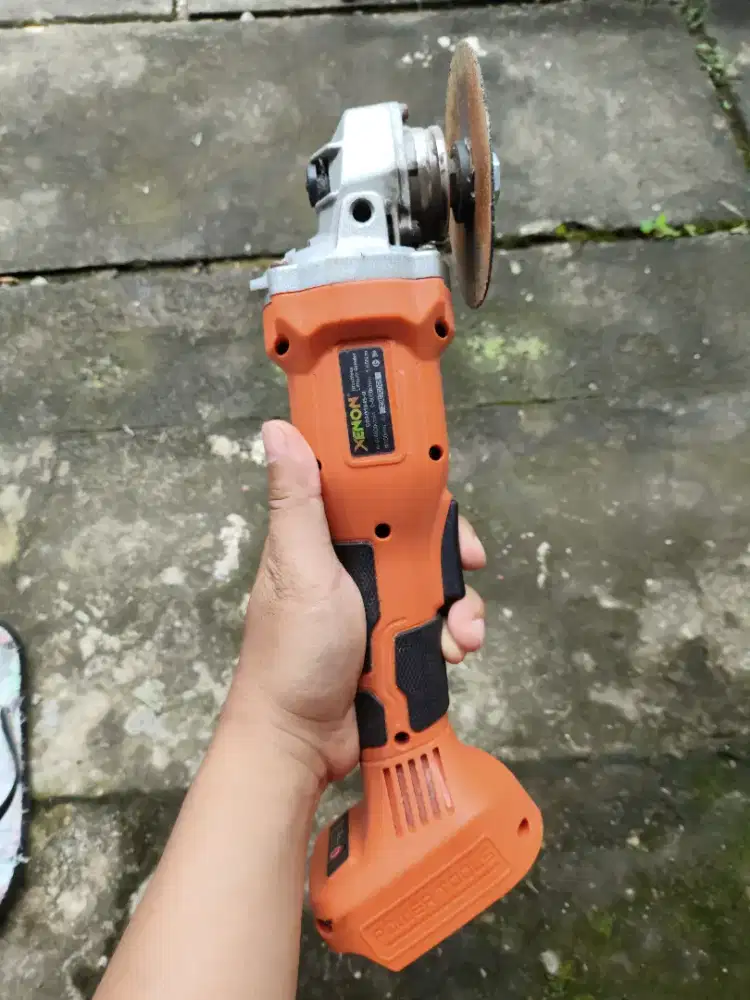 Gerinda cordless xenon