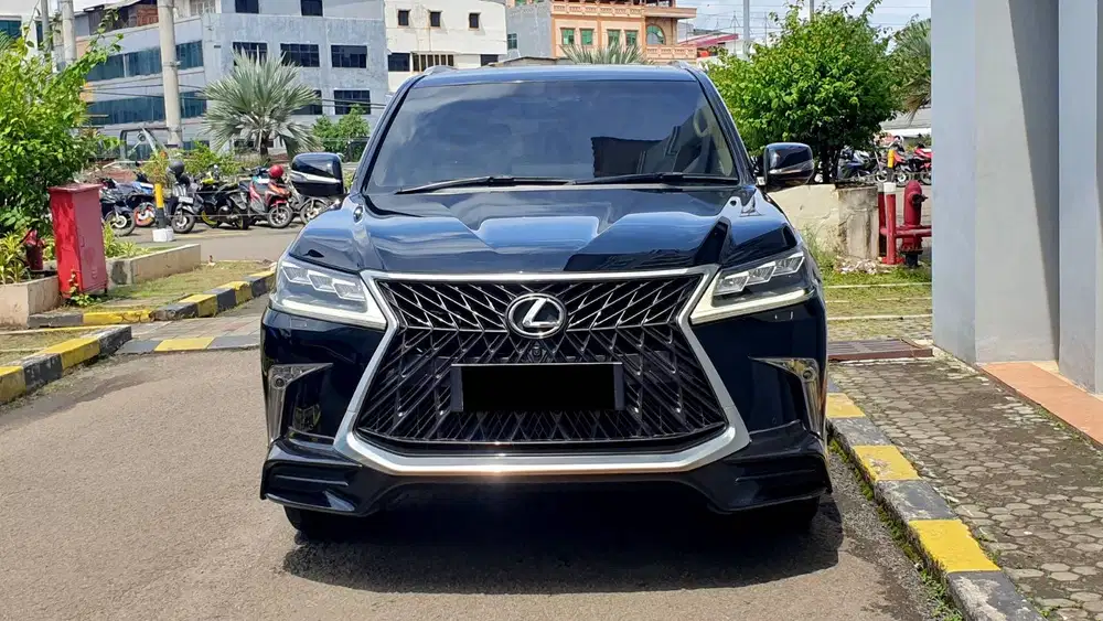 Lexus LX570 LX 570 Sport 4x4 Fullspec V8 AT Black On Beige 2016 Low KM