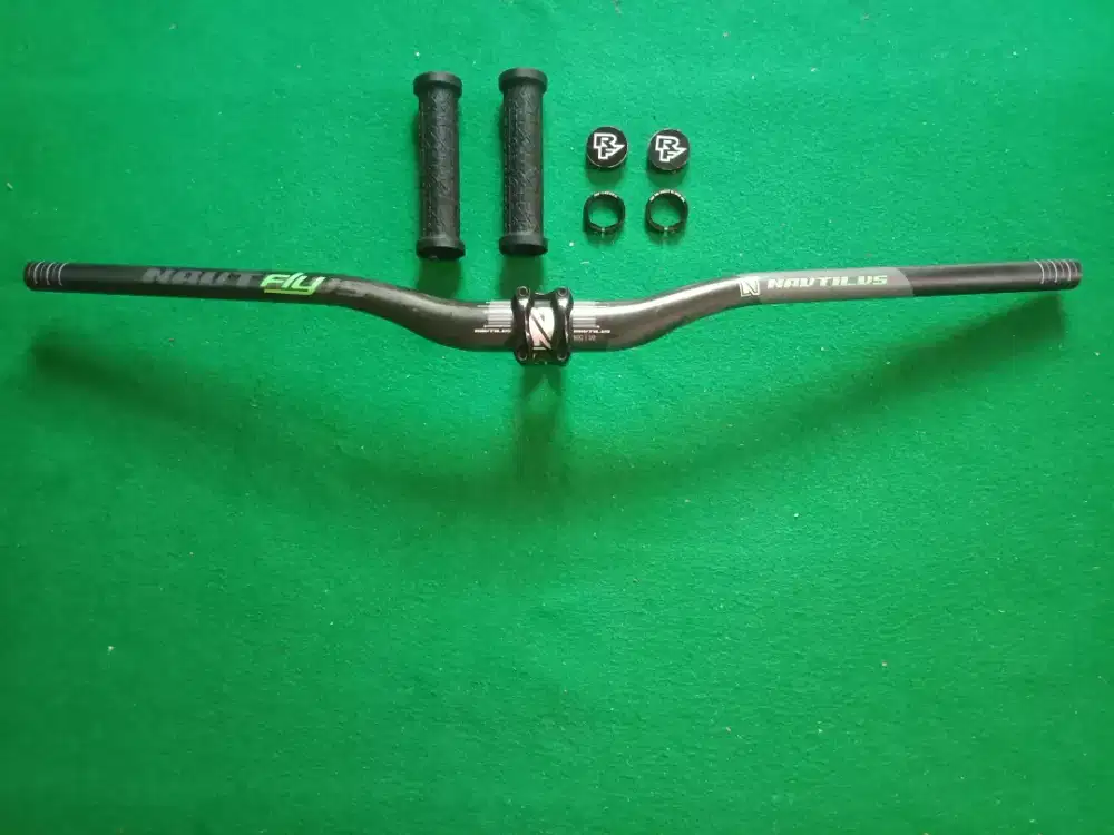 Set Handlebar Carbon NAUTILUS FLY+ Handgrip RACEFACE+ stem Nautilus.