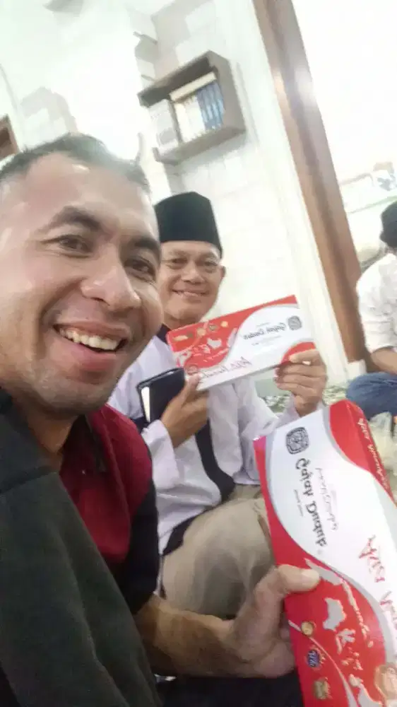 Cari kerja aja buat kebutuhan ekonomi
