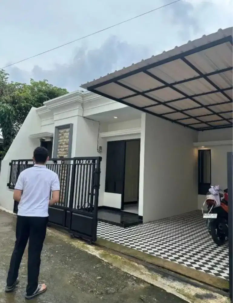 Rumah di Kompleks Taman Puspa Indah