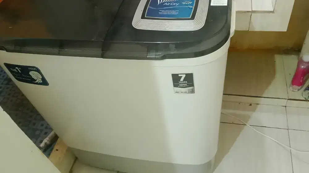 Mesin cuci Aqua dua tabung