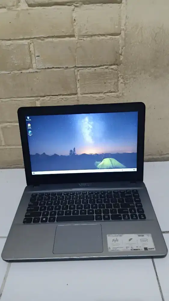 Asus X441U core i3 gen 6 normal