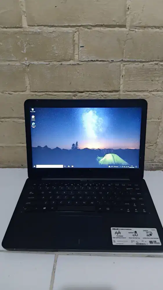 Asus Vivobok E402Y slim