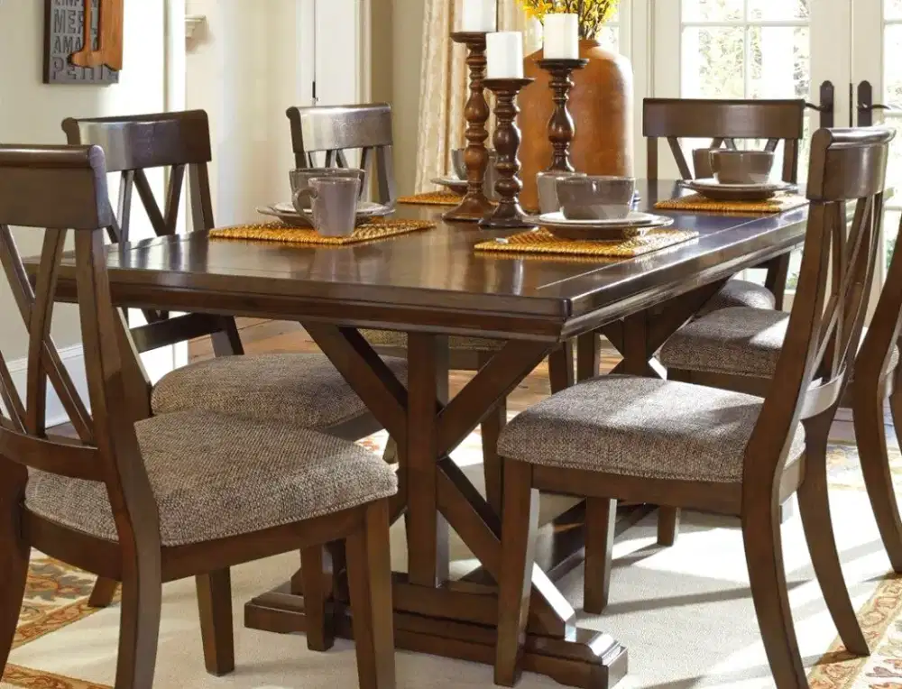 SET MEJA MAKAN 6 KURSI ASHLEY IMPORT