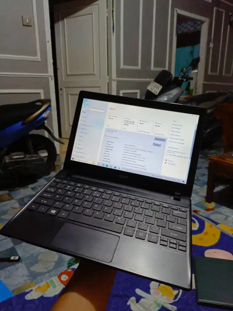 Netbook Acer core i5 ram 4GB HDD 500GB Graphic card 4000