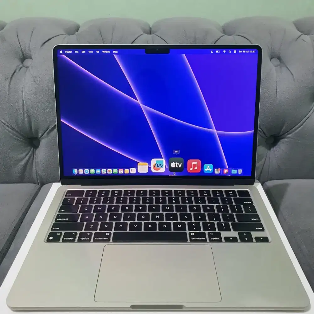 Apple Macbook Air M2 13.6 inch 16gb/256Gb Starlight iBox 19 Jan 2027