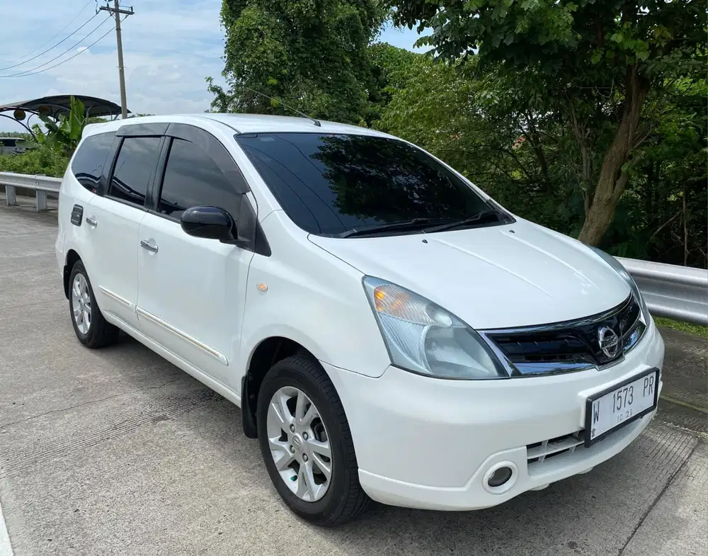Nissan Grand livina 2011 Bensin