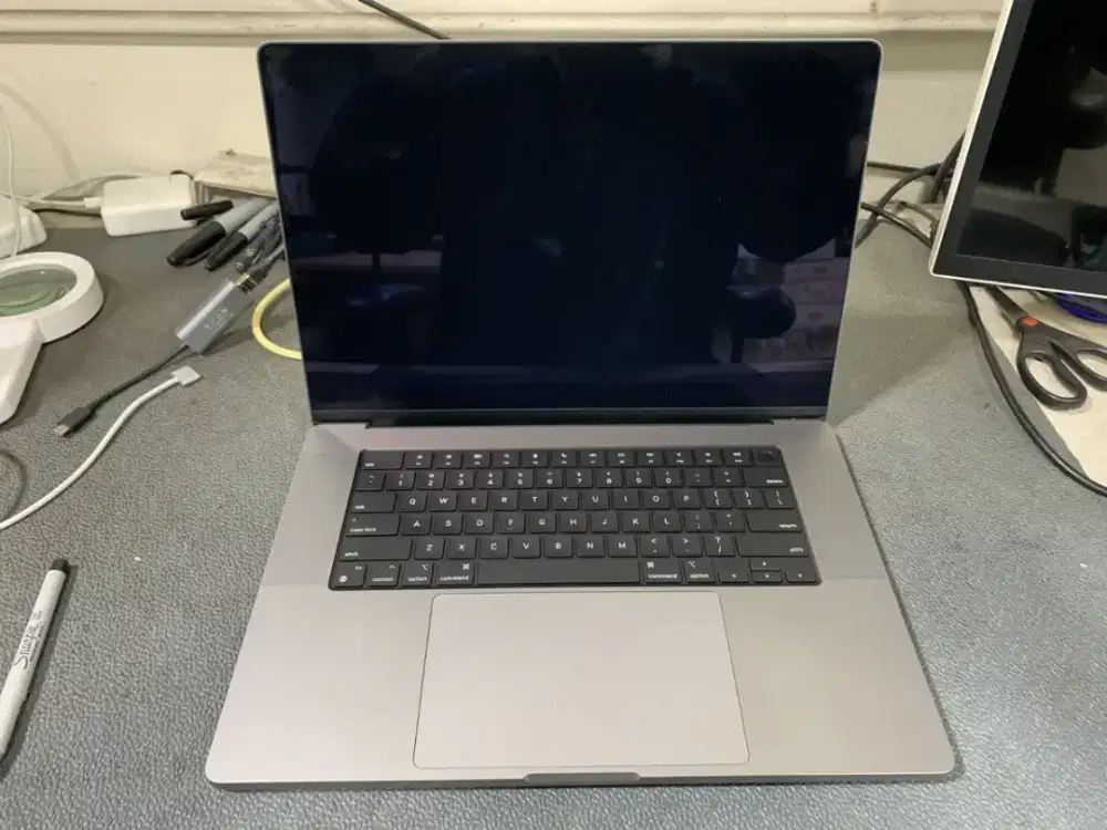 Macbook Pro Retina M2 pro 2023 16-inch 19GPU 16/1TB Minus LCD