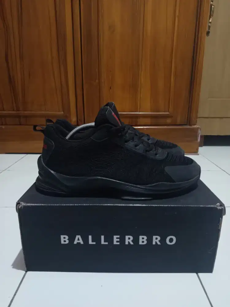 Sepatu basket Ballerbro bb 2 black