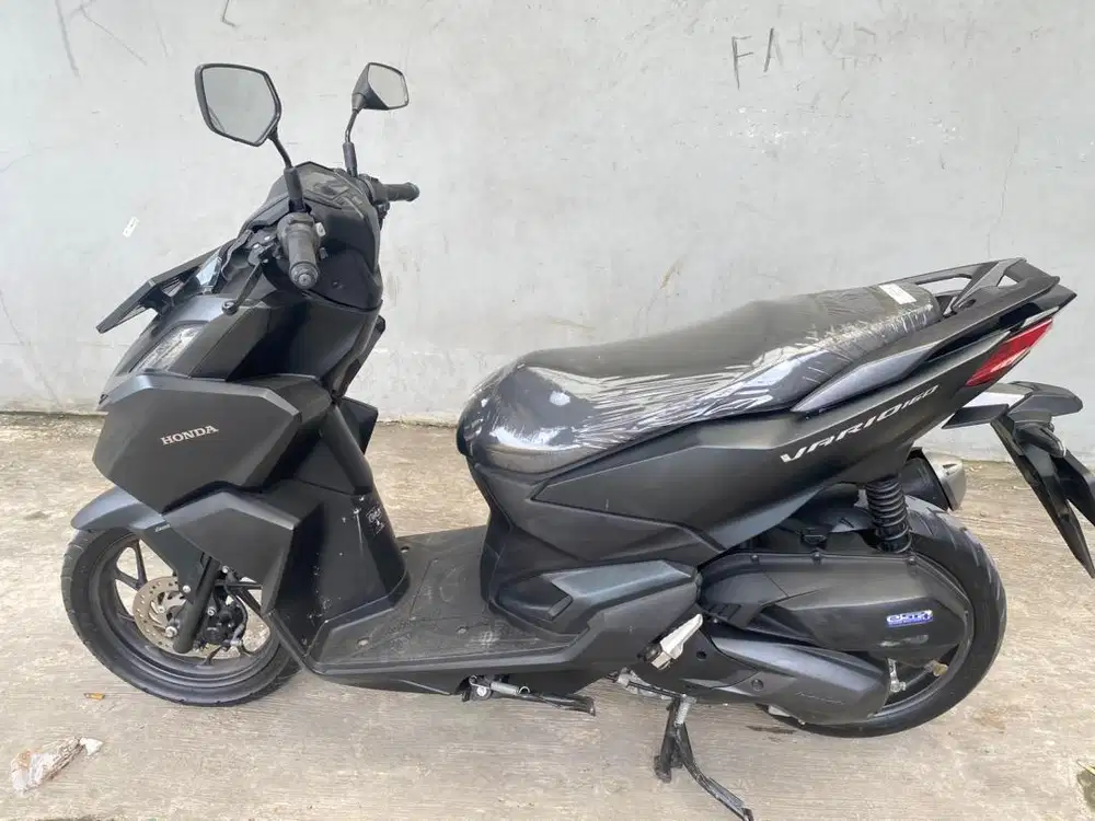 Jual vario 160 cbs km low