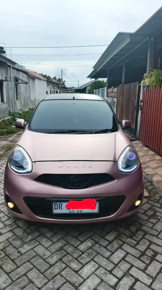 Dijual Nissan March