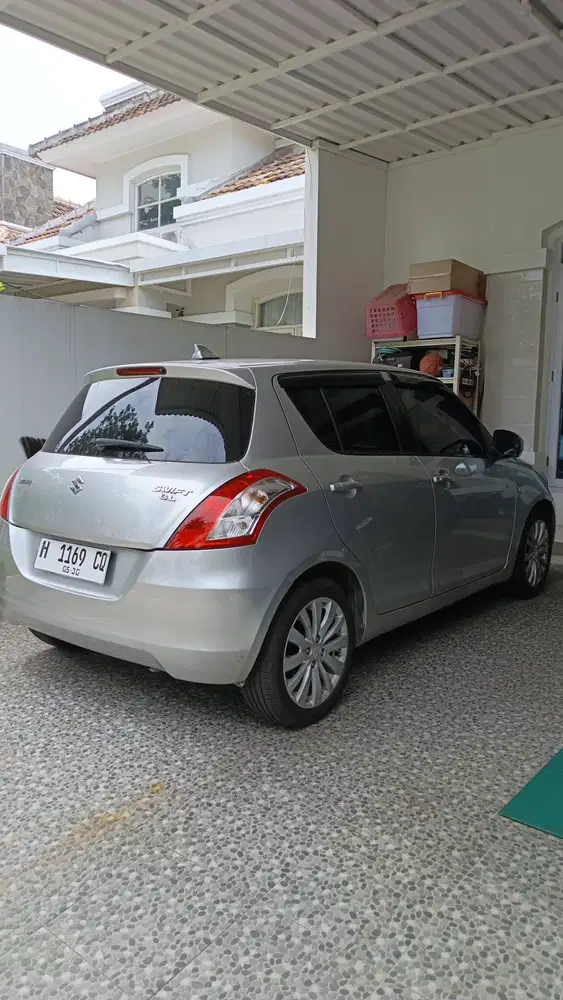 Suzuki Swift GL Matic Tahun 2014 Pemakaian 2015