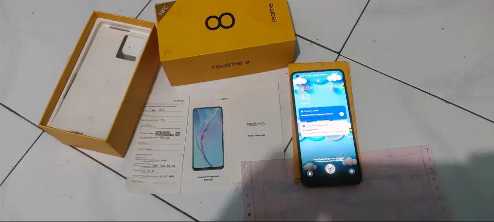 Realme 8. Edisi BU