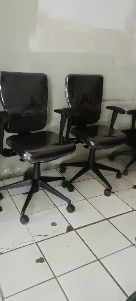 Kursi kantor setaf
