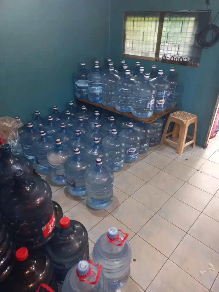 Dibutuhkan di toko isi ulang air minum