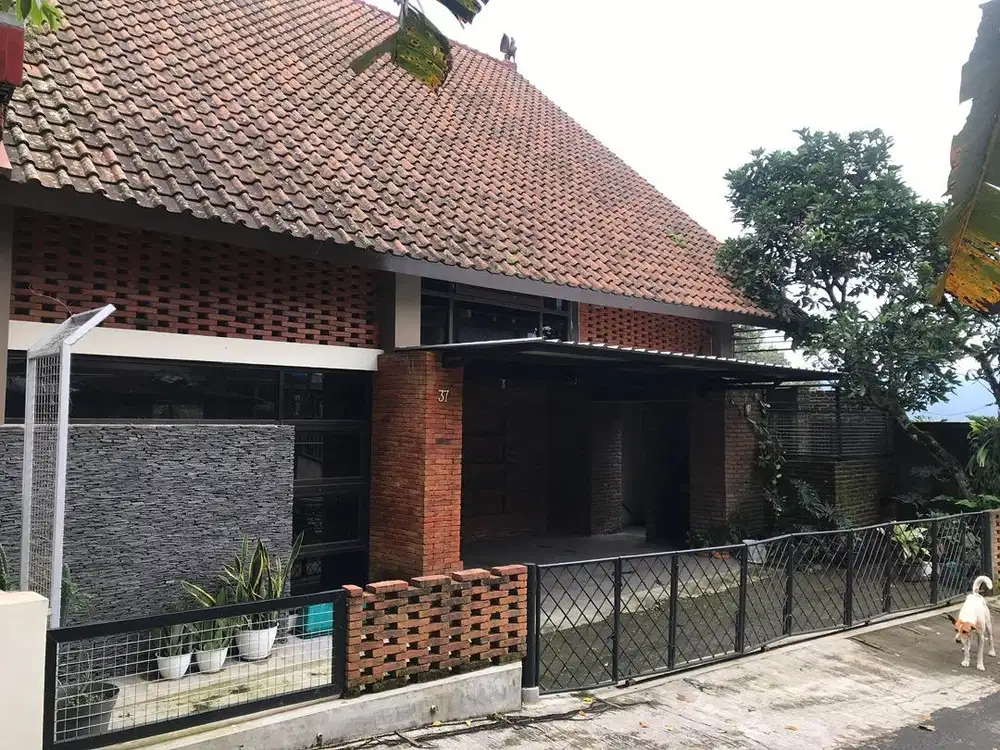 Rumah Tinggal Vila