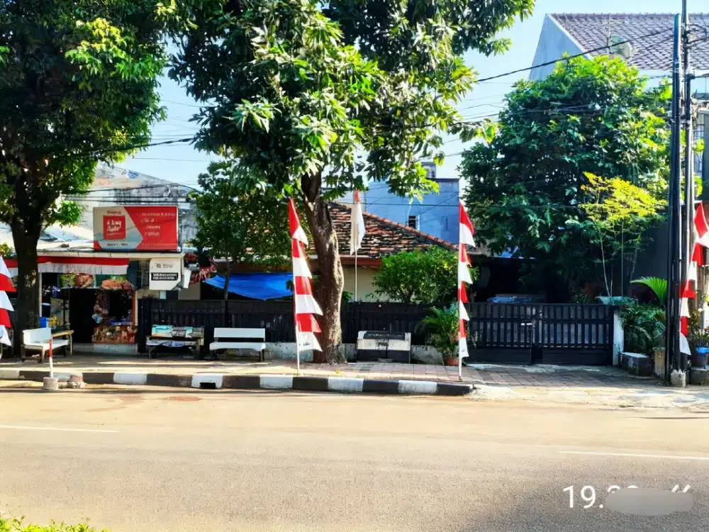 Rumah Lama letak komersil di Rawamangun Jakarta timur