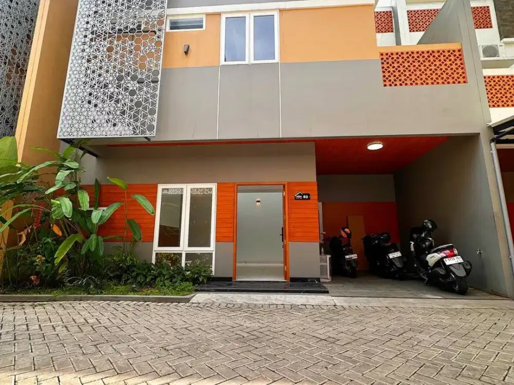 RUMAH 2 LANTAI + ROOFTOP READY SIAP HUNI DI JAGAKARSA-JAKARTA SELATAN