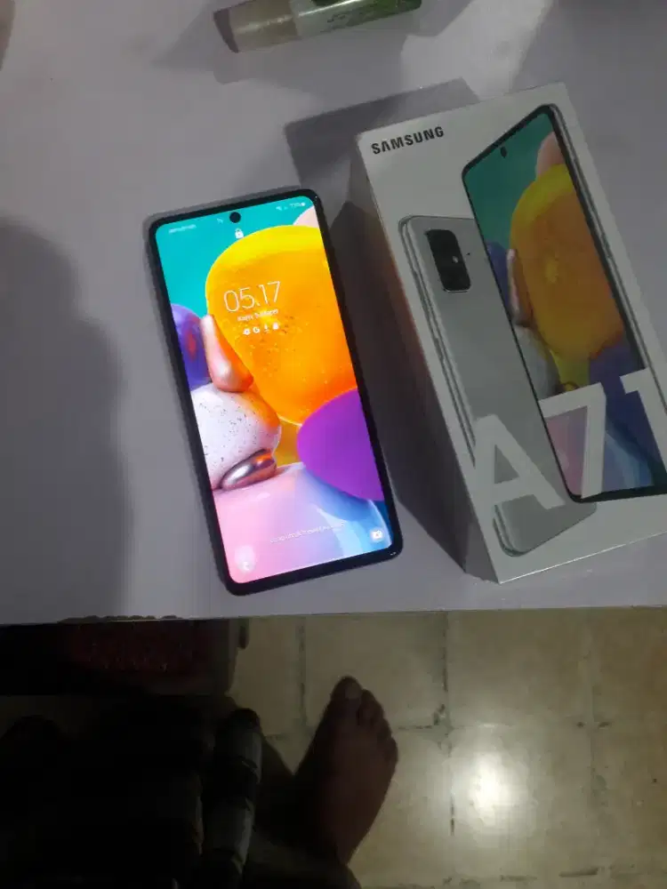 Samsung galaxy A71 8 NFC  8/128