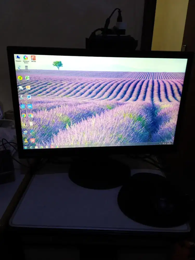 Dijual monitor lenovo LI2215sD 22 inc