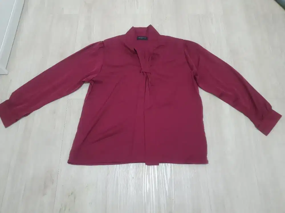 Kemeja Wanita Merah Fox Quinn