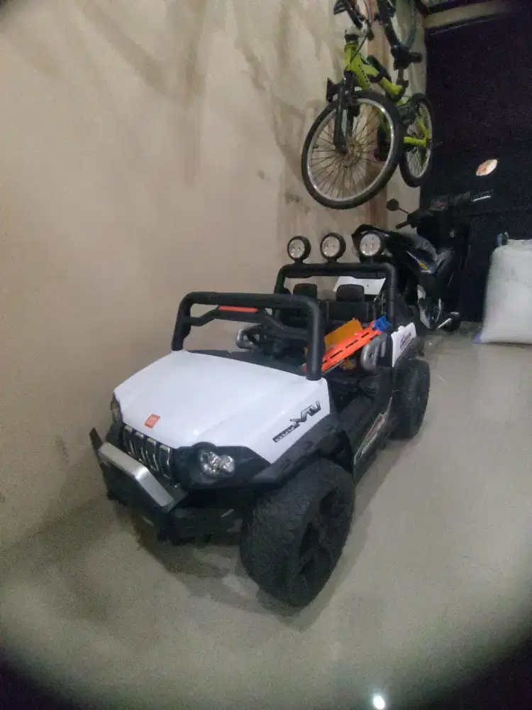 Mobil Mainan aki Merk UNI KID