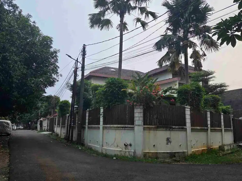 jual 5 kavling atau bisa berikut rumah baru(indent)bisa KPR BSI harga mulai 975jt an per unit,lokasi nyaman dan strategis, dekat pintu tol M saidi pesanggrahan, di lewati transjakarta dan jatlingko, tersedia 4 unit saja, siapa cepat dapat,lokasi pasti coc