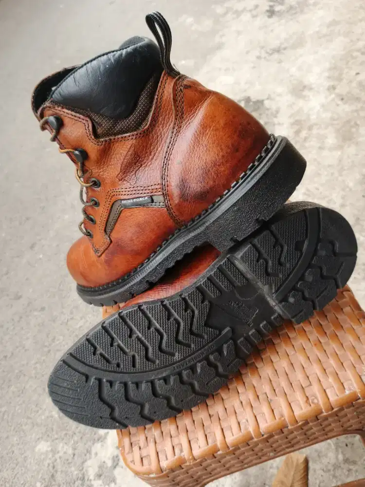 Jual sepatu safety red wing USA original size 43 bisa kirim bayar cod