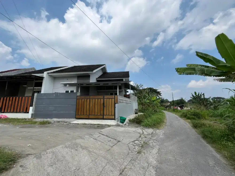 Rumah bagus siap huni dekat RS Wirosaban di Banguntapan Yogyakarta