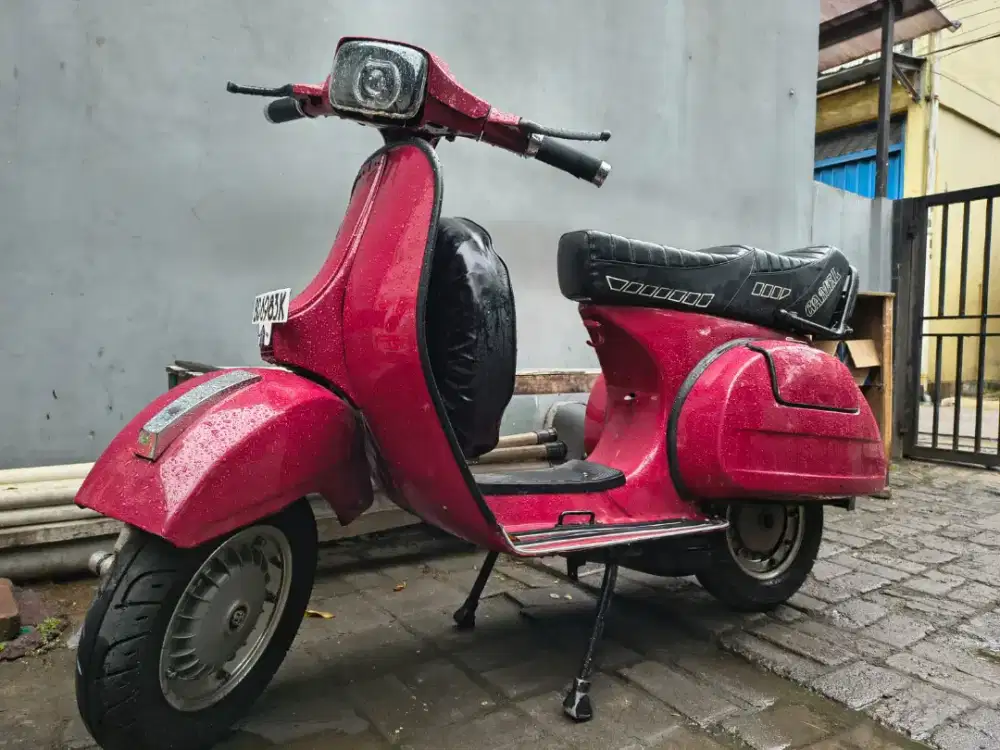 Vespa PS Th. 82