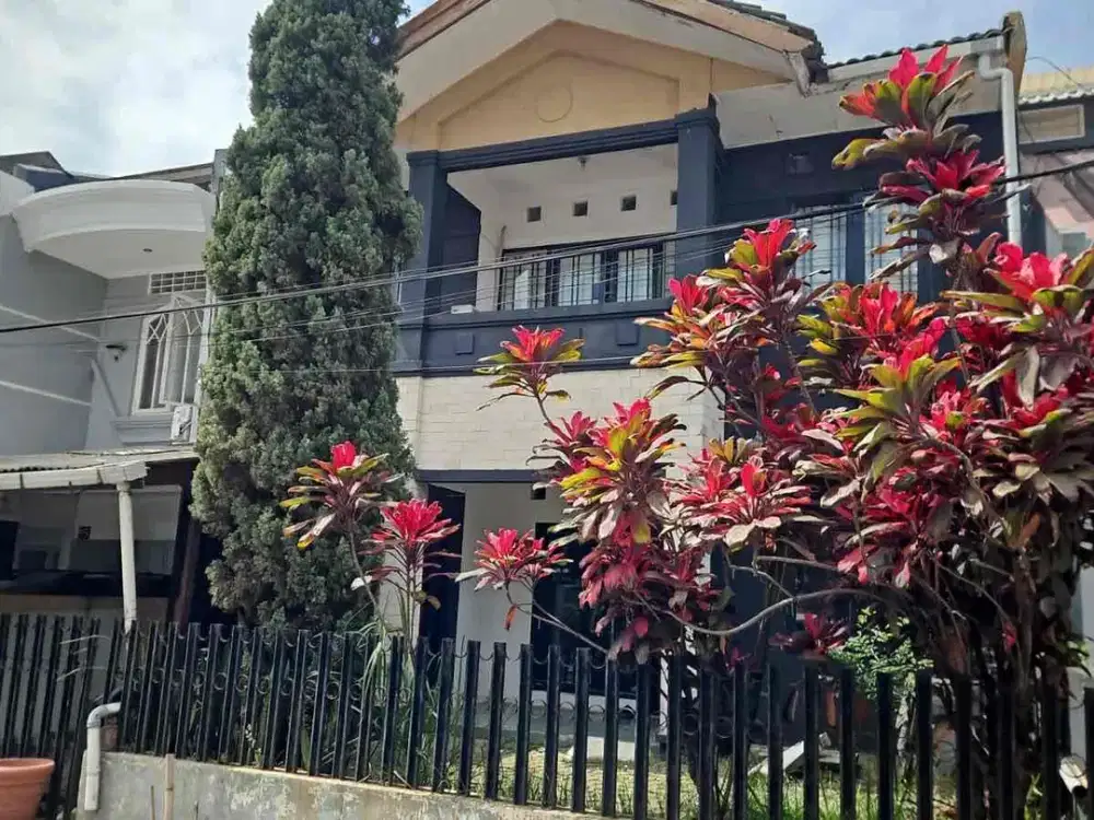 FOR RENT
RUMAH MUARA

Lt 160
Lb 200
2lt
kt 4 
km 3
PDAM
2200wt
garasi 1 
carport 1
SHM

HRG 60jt /thn
nego

ready april