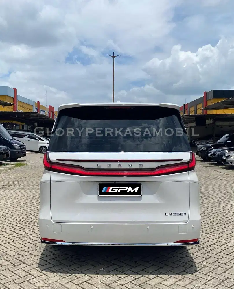 Lexus LM350 LM350h 2025 KM 1rb ANTIK