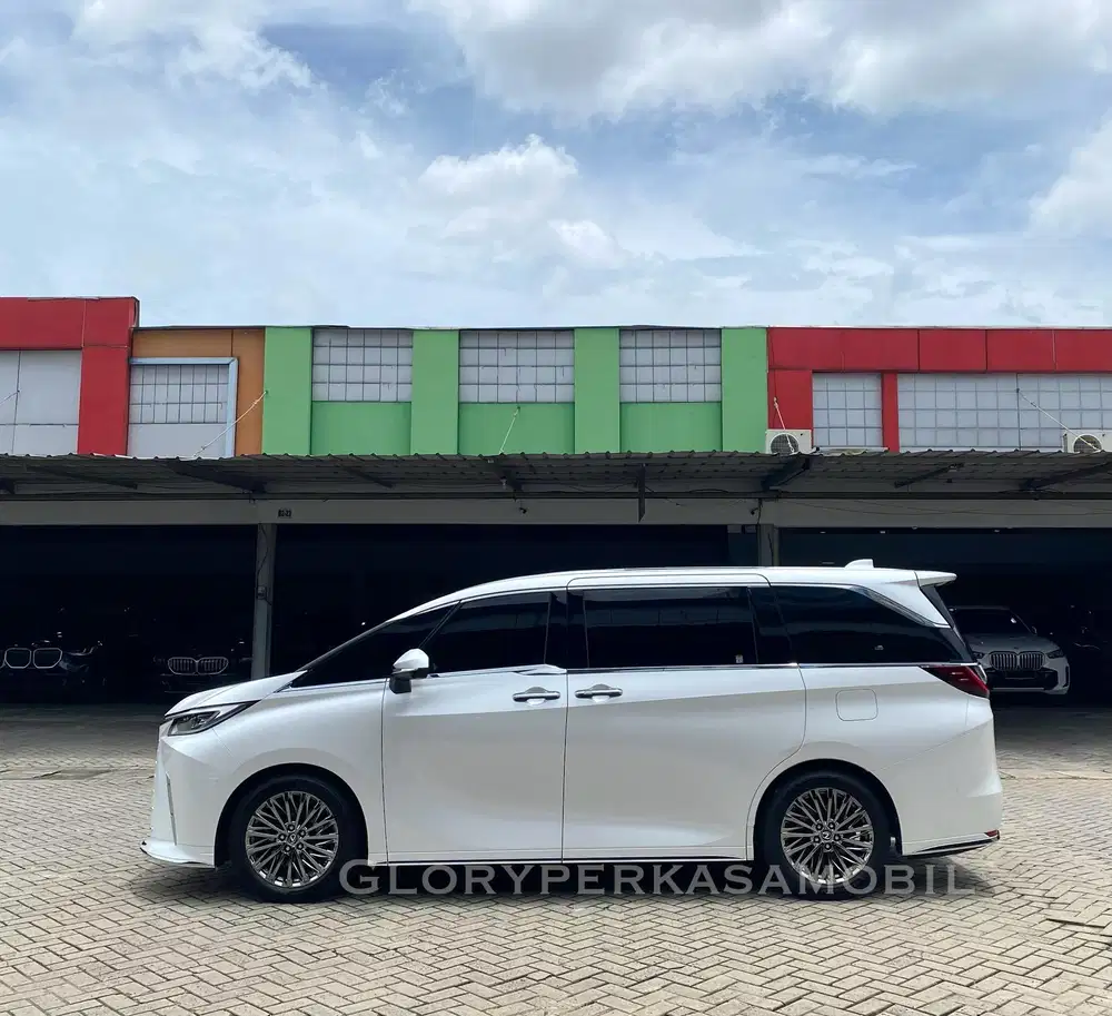 Lexus LM350 LM350h 2025 KM 1rb ANTIK