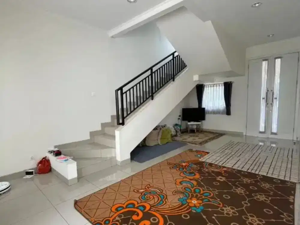 Dijual Rumah Semi Furnished Siap Huni Nyaman dan Asri Lokasi di Summarecon Cluster Amanda Bandung
