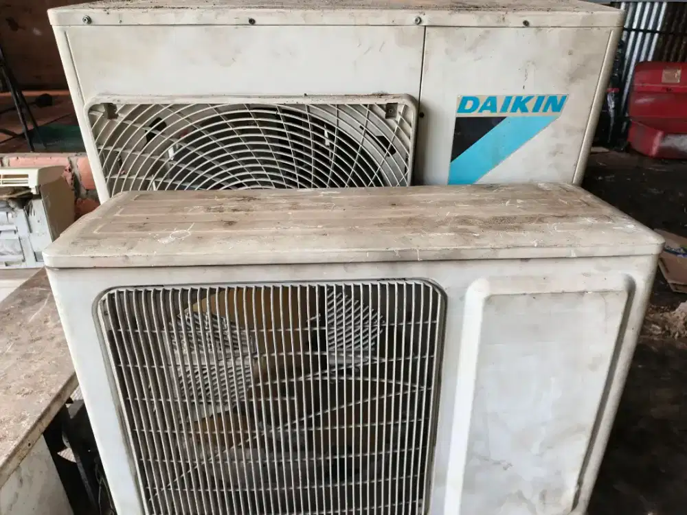 MENERIMA AC BEKAS RUSAK