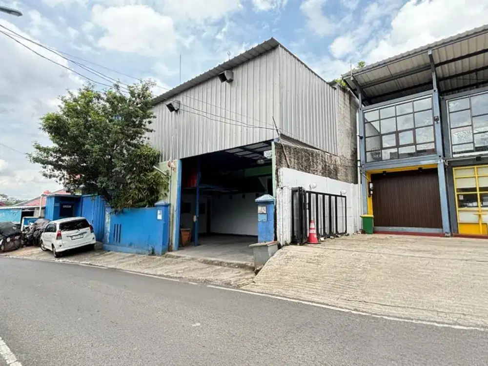 Gudang Atap Tinggi 3 Lantai di Cijantung Pasar Rebo Jakarta TImur