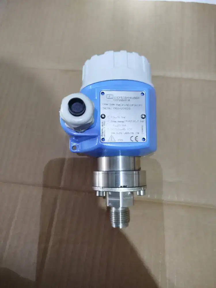 Pressure transmitter 0-10 bar.Input 11,5-45Vdc.4-20mA.