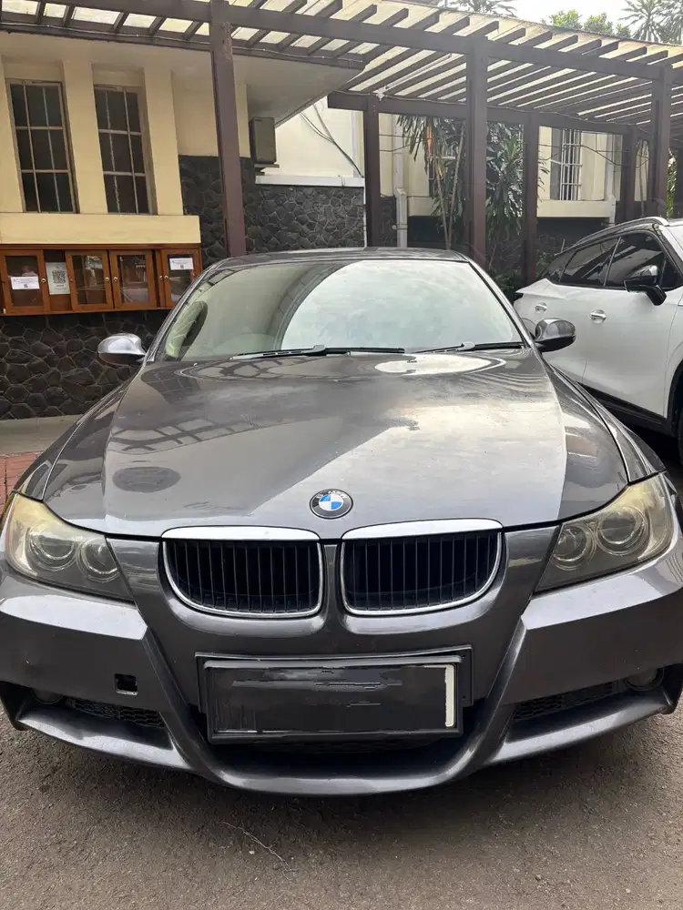 BMW 320i E90 AT