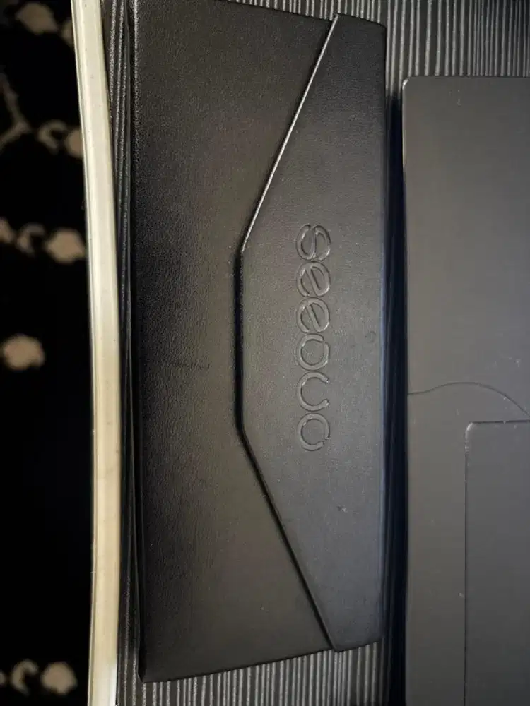 Free kotak kacamata seeouo bisa dilipat lipat