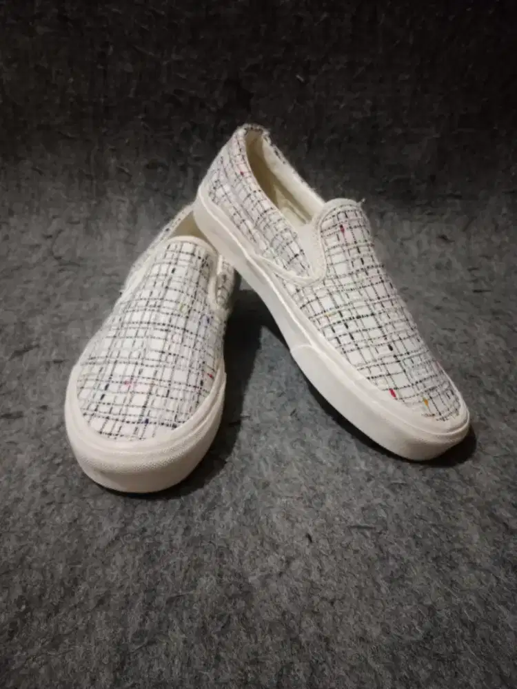 Sepatu vans slip on size 44