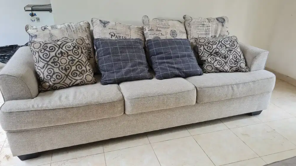 Sofa ashley informa
