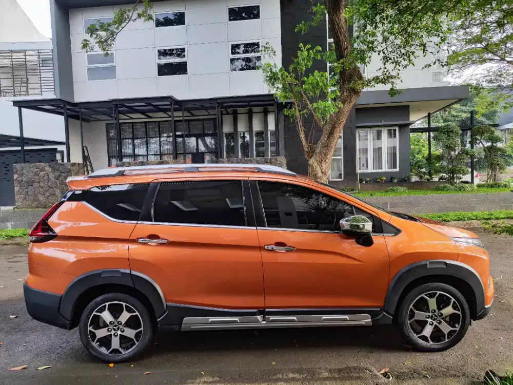 Mitsubishi Xpander Cross Premium AT 2020